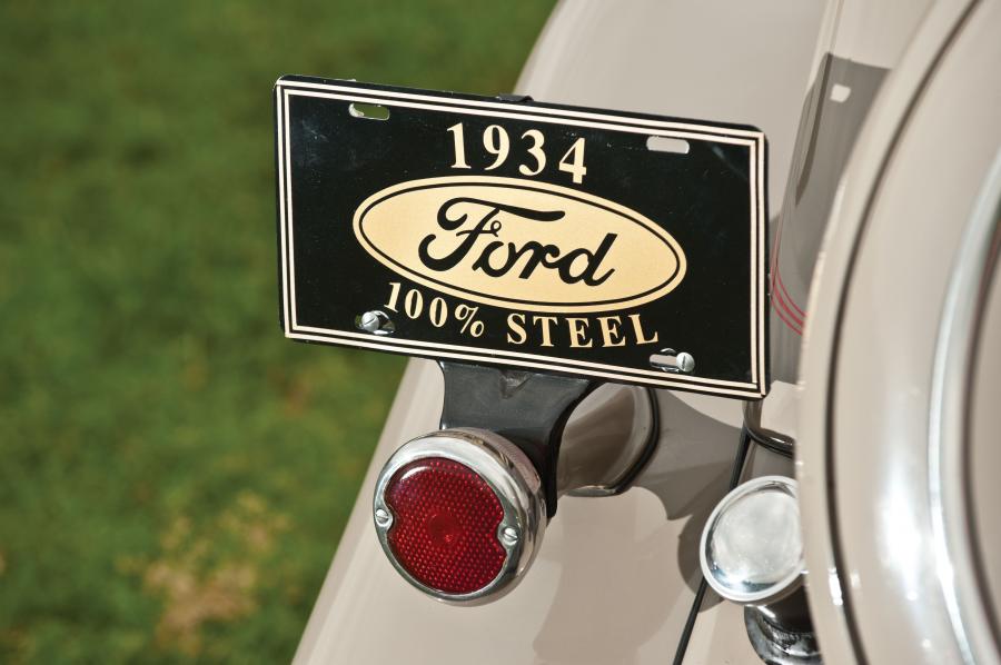  Ford DeLuxe Roadster 1934 года  (фото 30 из 43)